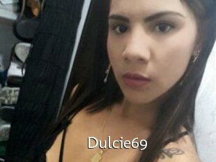 Dulcie_69