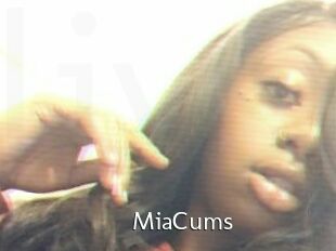 MiaCums